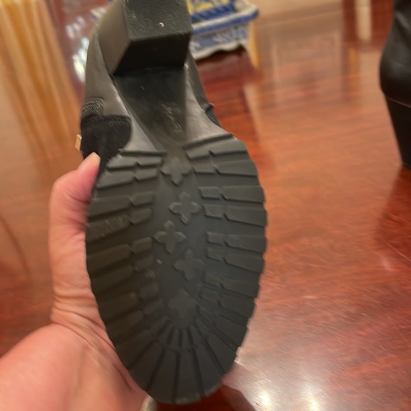 Tahari Black Suede Boots! - Picture 5 of 7